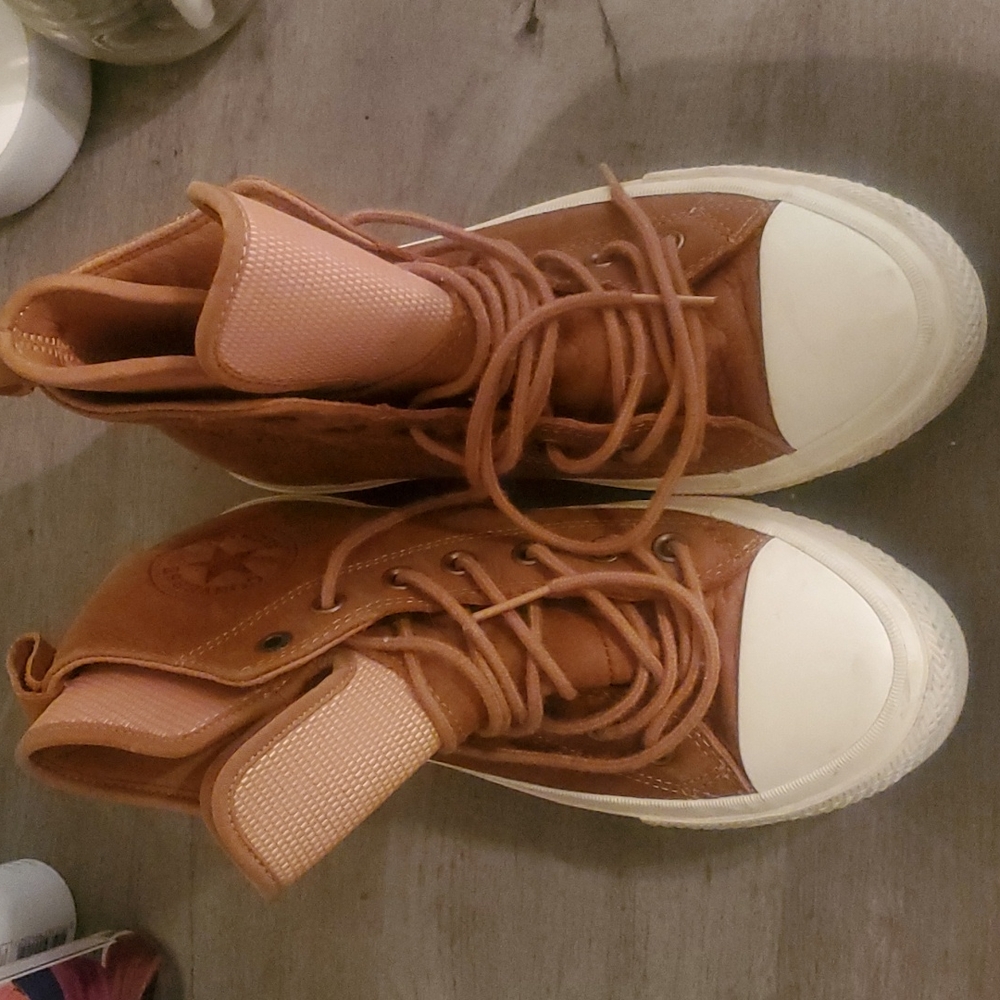 Size 8 Converse Winter boots
